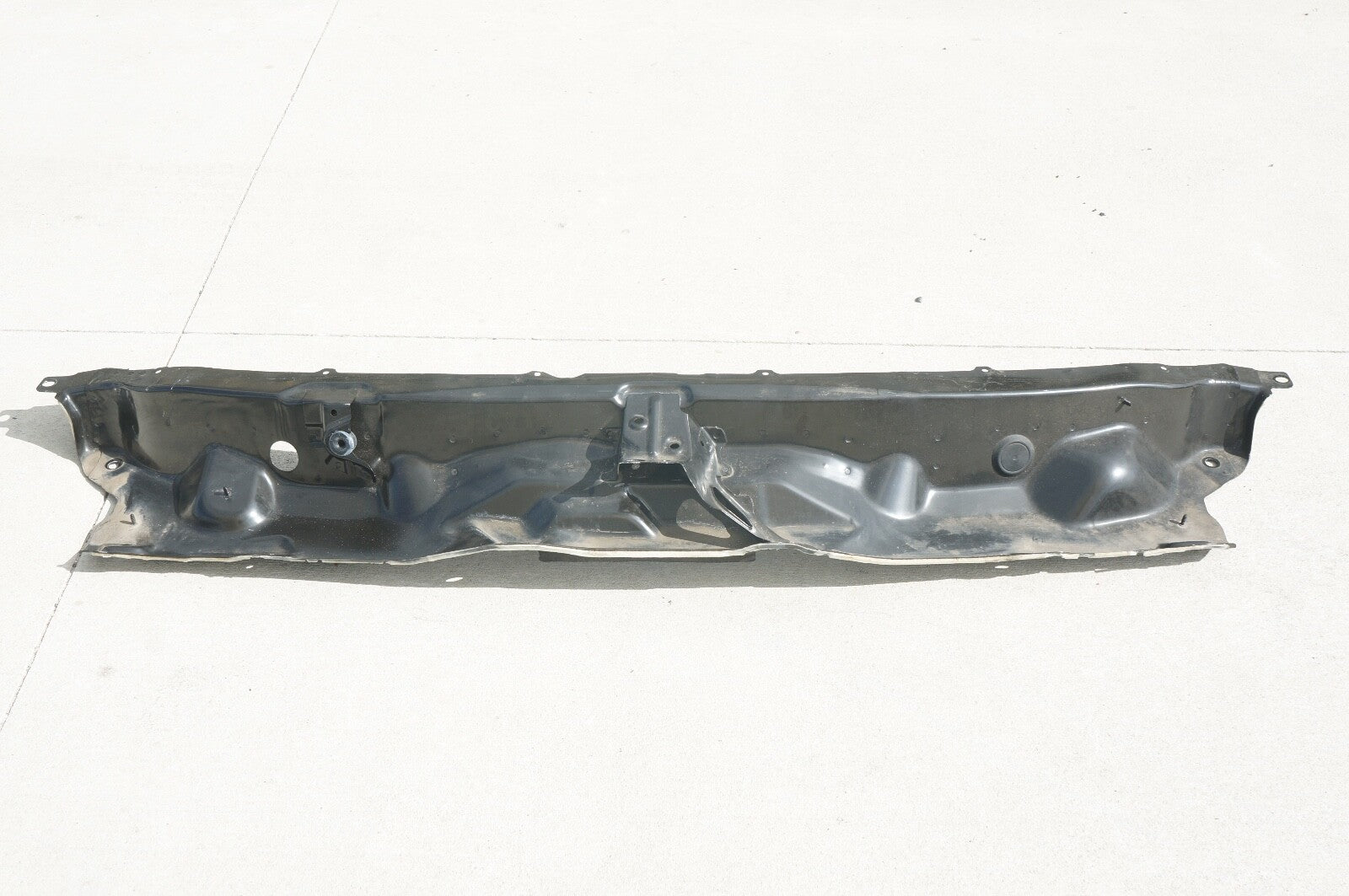 20-22 CADILLAC CT4  OEM BLACKWING WINDSHIELD WIPER COWL COVER 84523344C TRIM