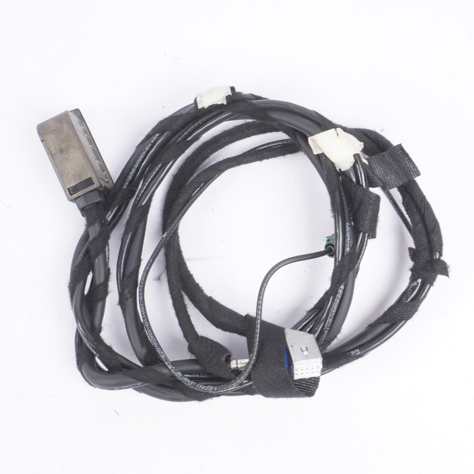 12-15 Mercedes C E W207 W204 CENTER CONSOLE USB PORT WITH WIRE HARNESS OEM