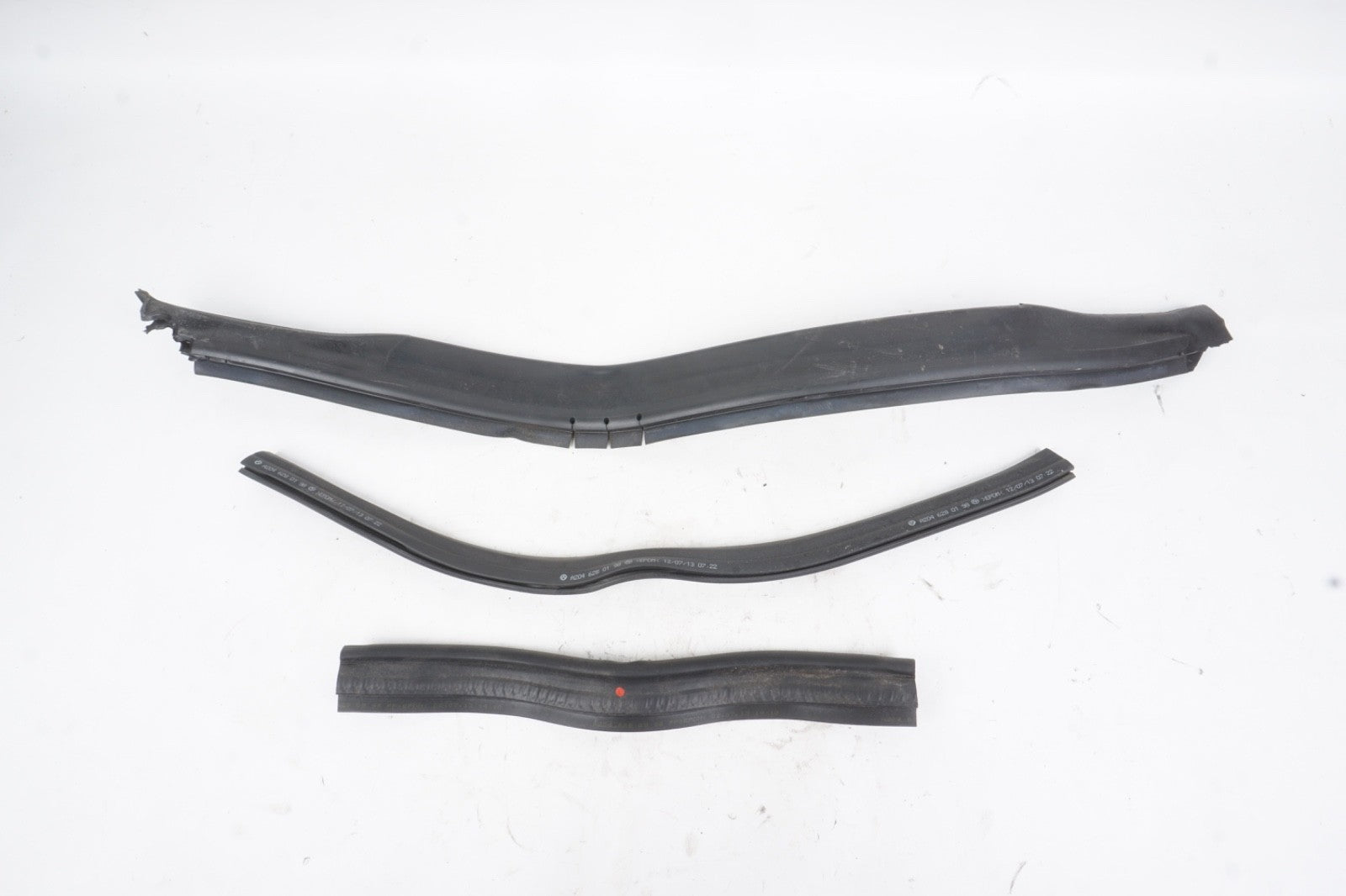 08-14 MERCEDES BENZ C300 C250 HOOD UNDERSIDE WEATHER STRIP SEALS SET OF 3 OEM