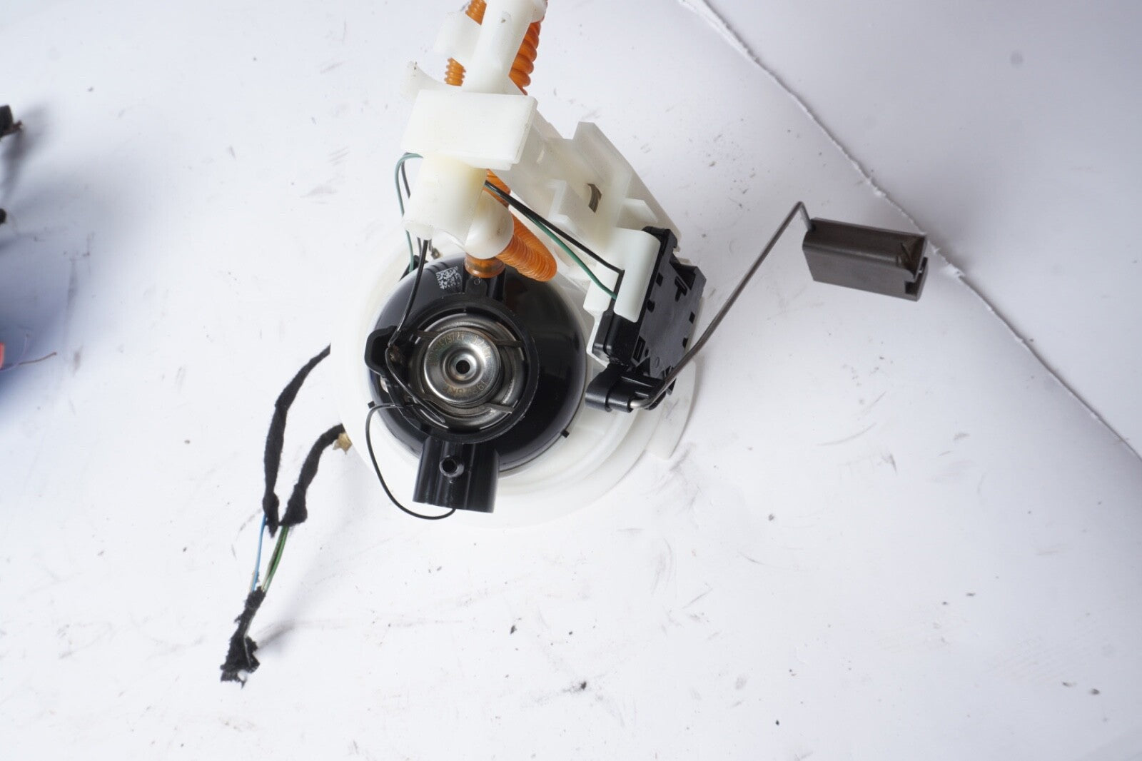 12-14 Mercedes W212 E350 C250 Fuel Gas Pump Level Sensor Sending Unit Assembly