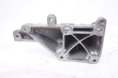 2014 - 2017 MERCEDES S550 W222 RWD  LEFT ENGINE MOUNT SUPPORT BRACKET OEM