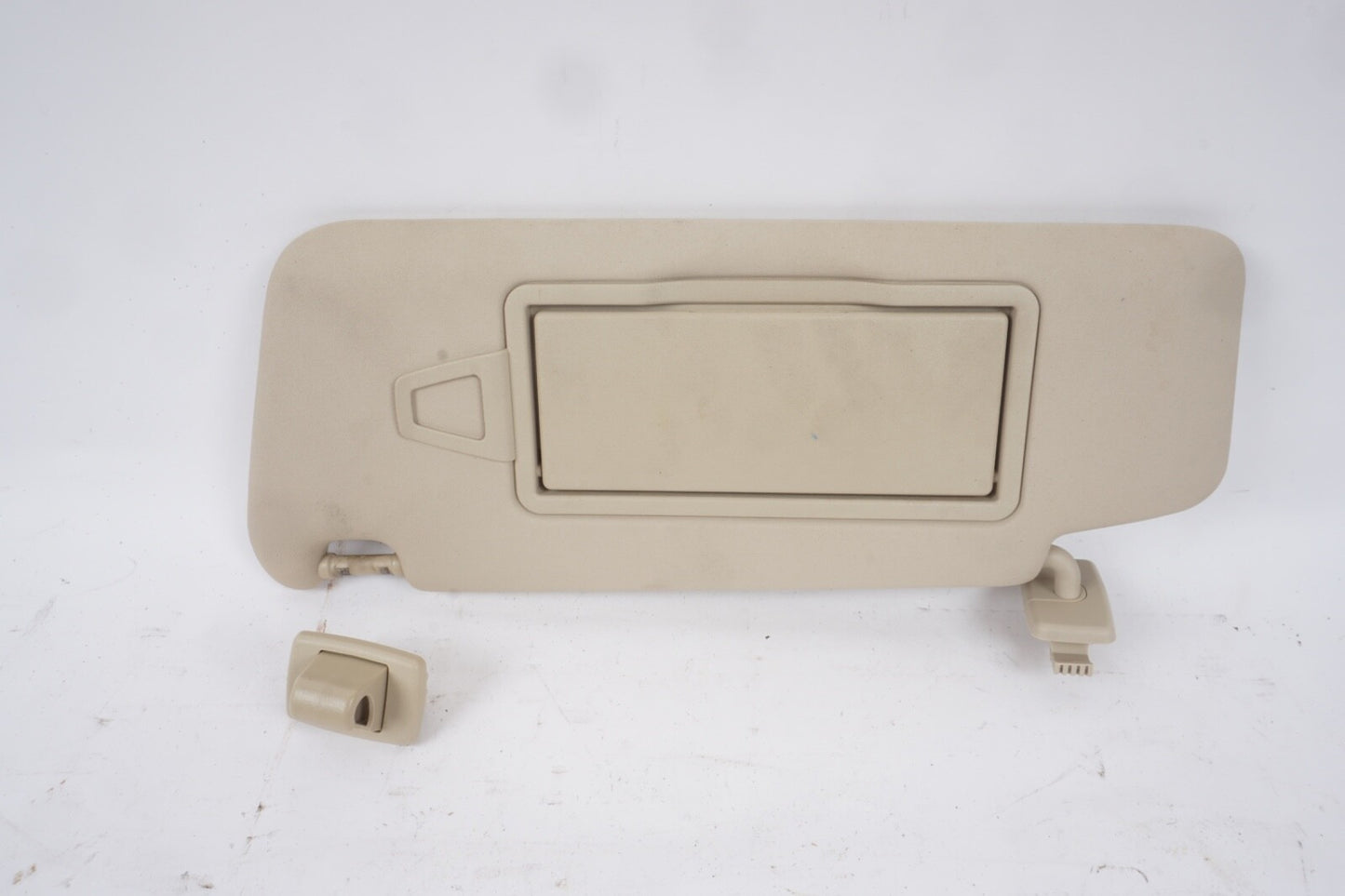 08-14 MERCEDES C250 C300 C350 BEIGE RIGHT SUN VISOR ILLUMINATED 20481046107f59
