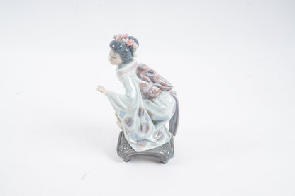 Lladro Asian Woman w/ Flower Basket