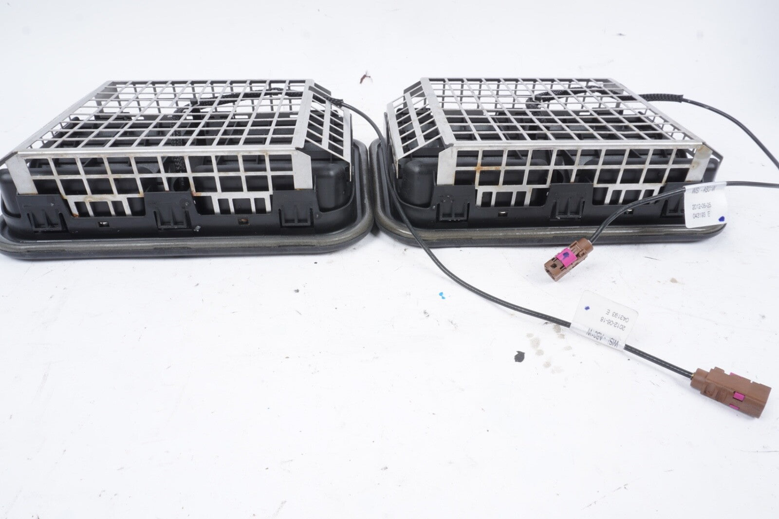 07-13  MERCEDES-BENZ W221 S400 S600 S550 REAR PHONE ANTENNAS OEM