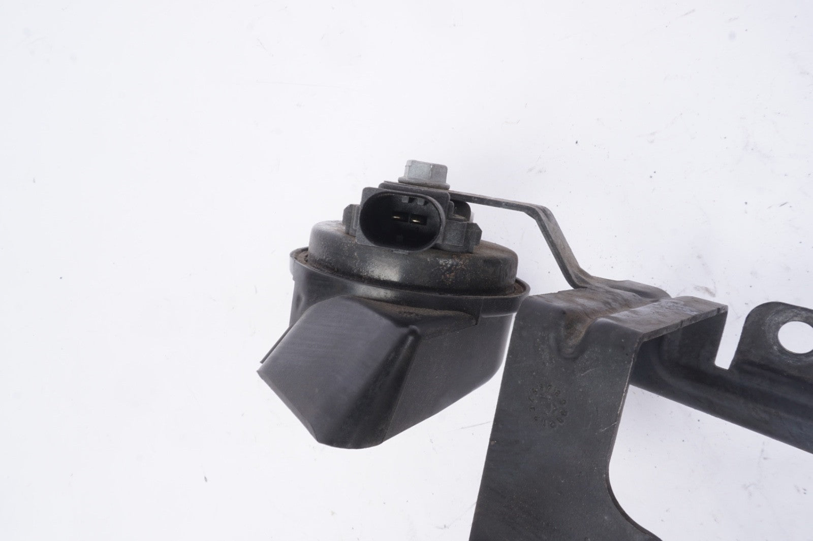 2011 - 2017 AUDI A8L HORN SIGNAL W/ BRACKET SET OF 2 OEM