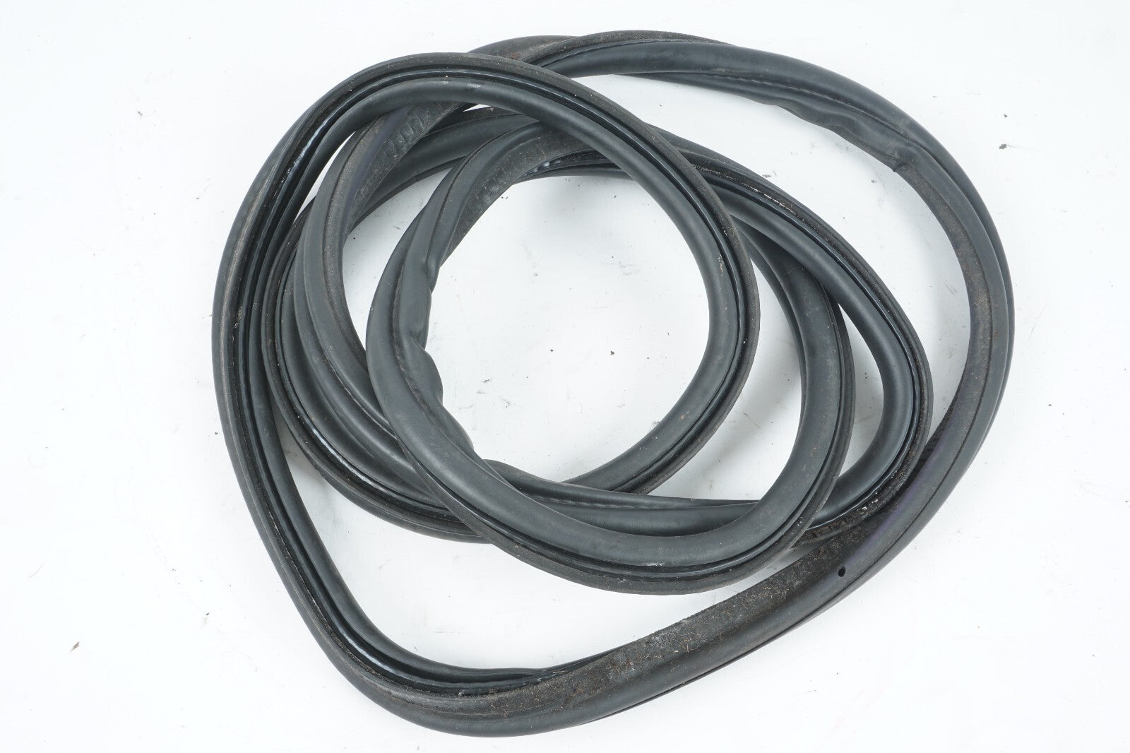 2012 - 2018 BMW 650i 640i COUPE TRUNK LID WEATHERSTRIP SEAL OEM