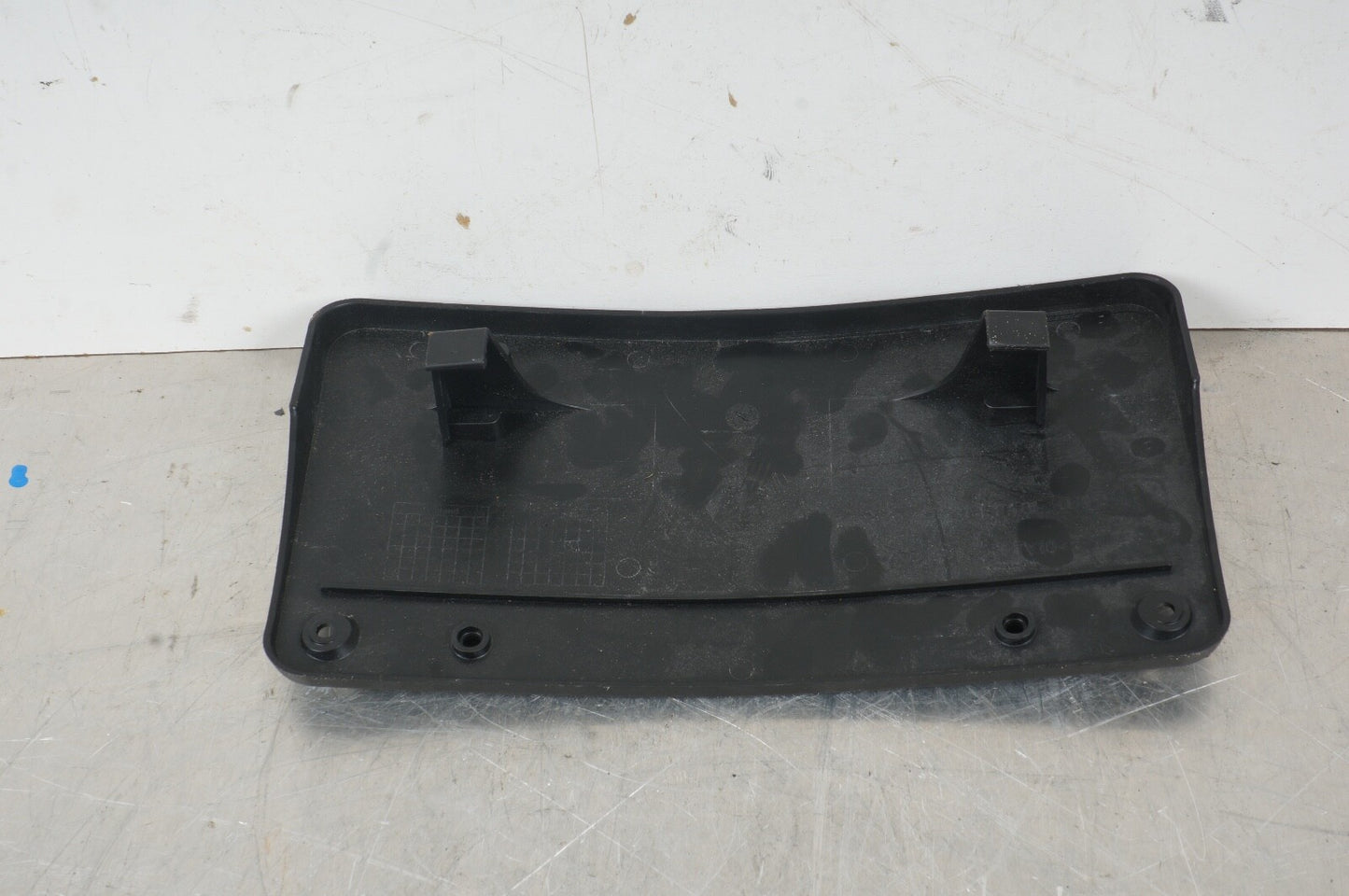 03-09 Mercedes CL550 FRONT BUMPER LICENSE PTATE HOLDER 2168850481