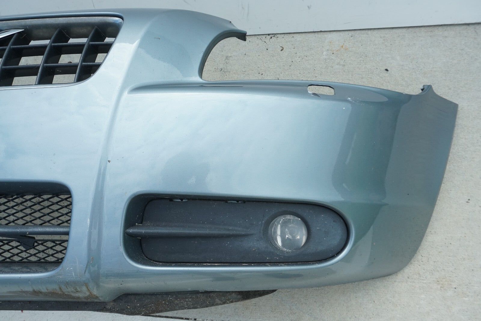 2006-2010 VOLVO C70 T5 FRONT BUMPER COVER W/ GRILLE OEM