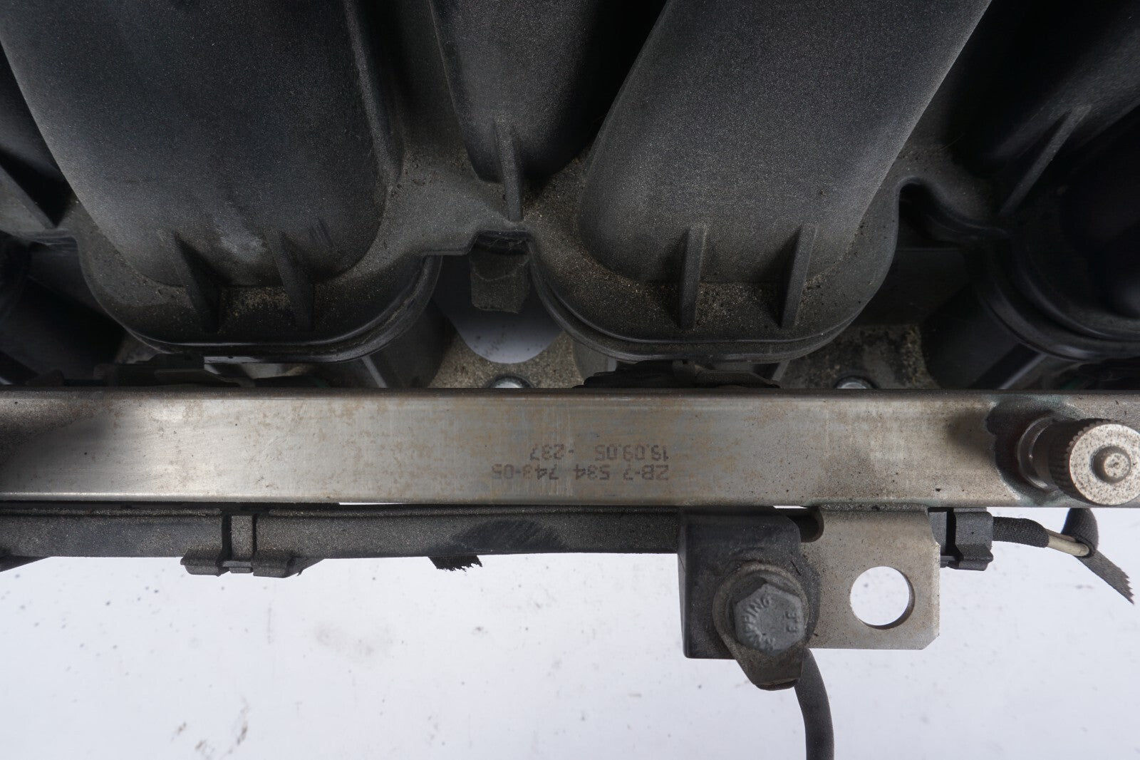 2006 - 2010  BMW 650i E63 E64 Intake Manifold OEM