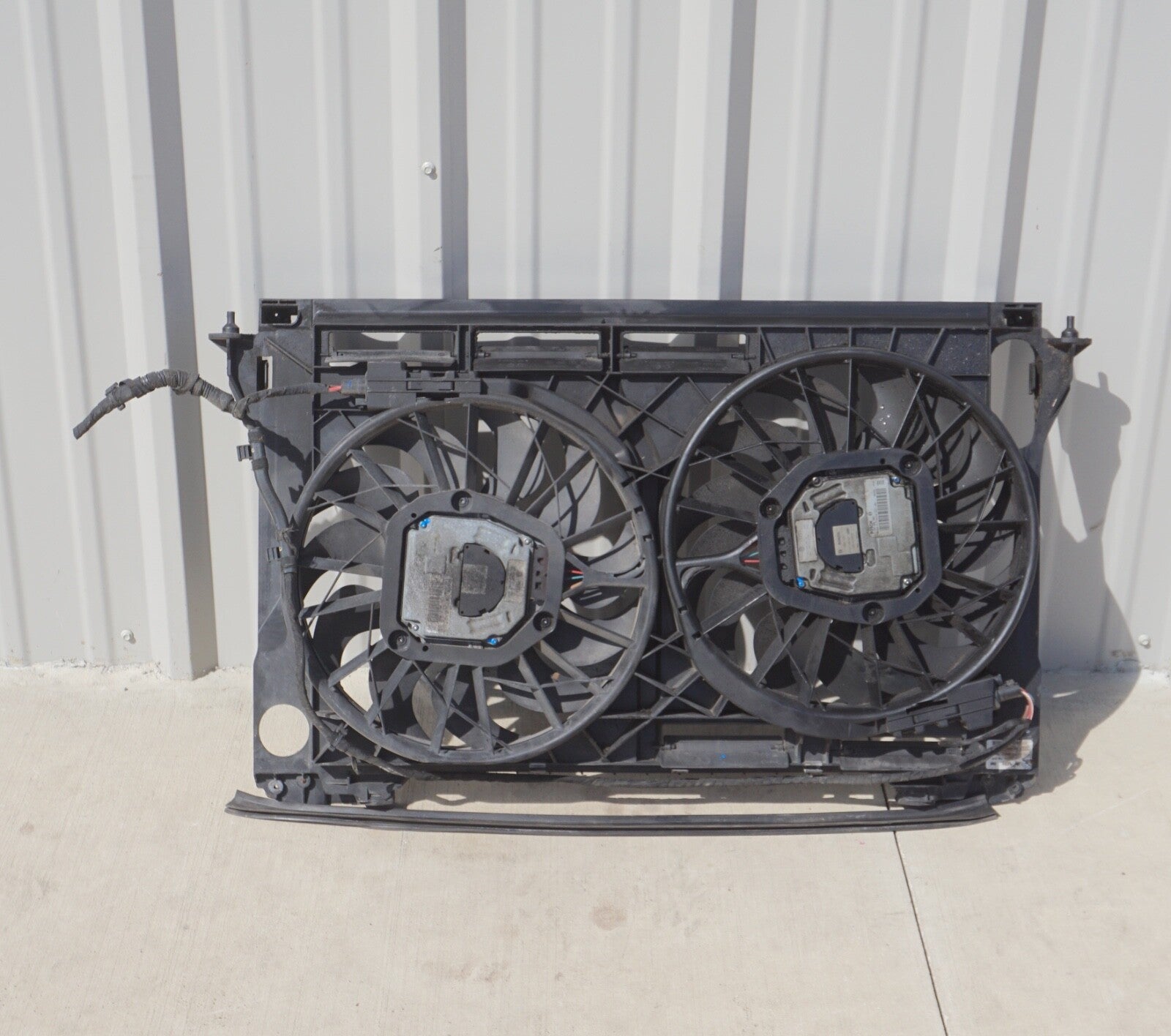 2004 - 2010 AUDI A8L A8 L QUATTRO 4.2L ENGINE COOLING FAN OEM