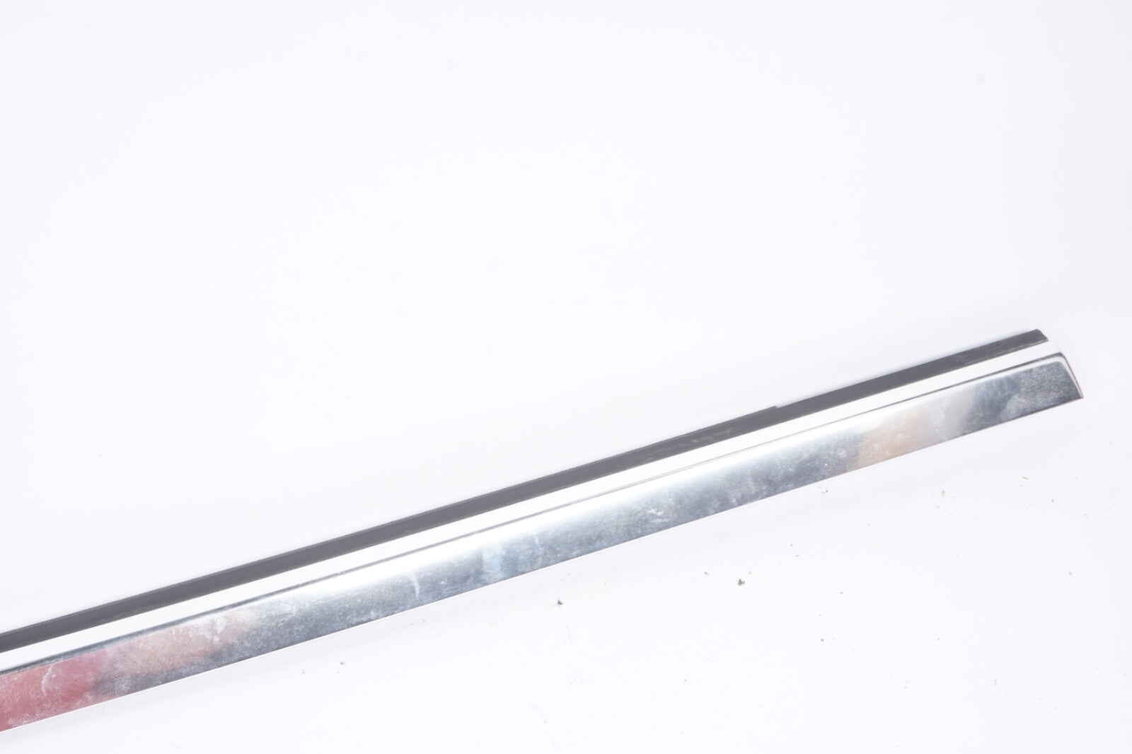 2015-2020 MERCEDES GLA250 X156 REAR RIGHT SIDE DOOR WINDOW BELT MOLDING OEM