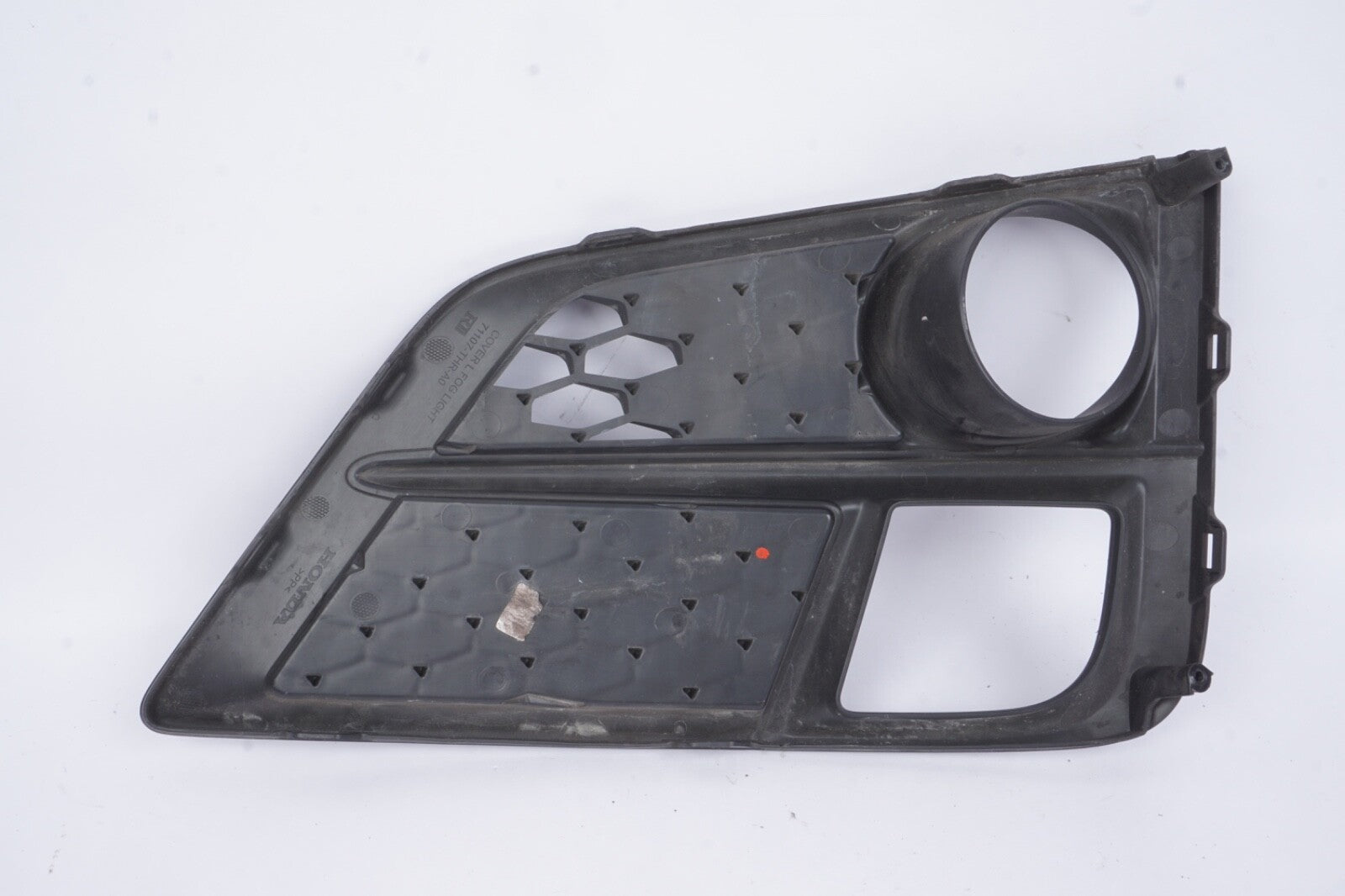 2018 -2020 HONDA ODYSSEY FRONT BUMPER LEFT LOWER FOG LIGHT COVER OEM 71107THRA0