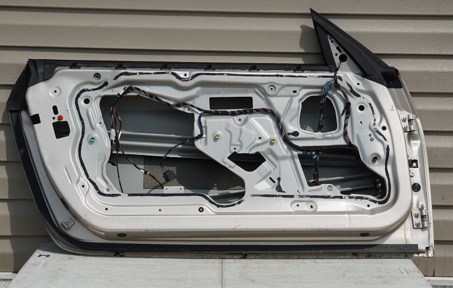 07 08 09 10 BMW 328i 335i E93 CONVERTIBLE FRONT LEFT DRIVER DOOR SHELL OEM