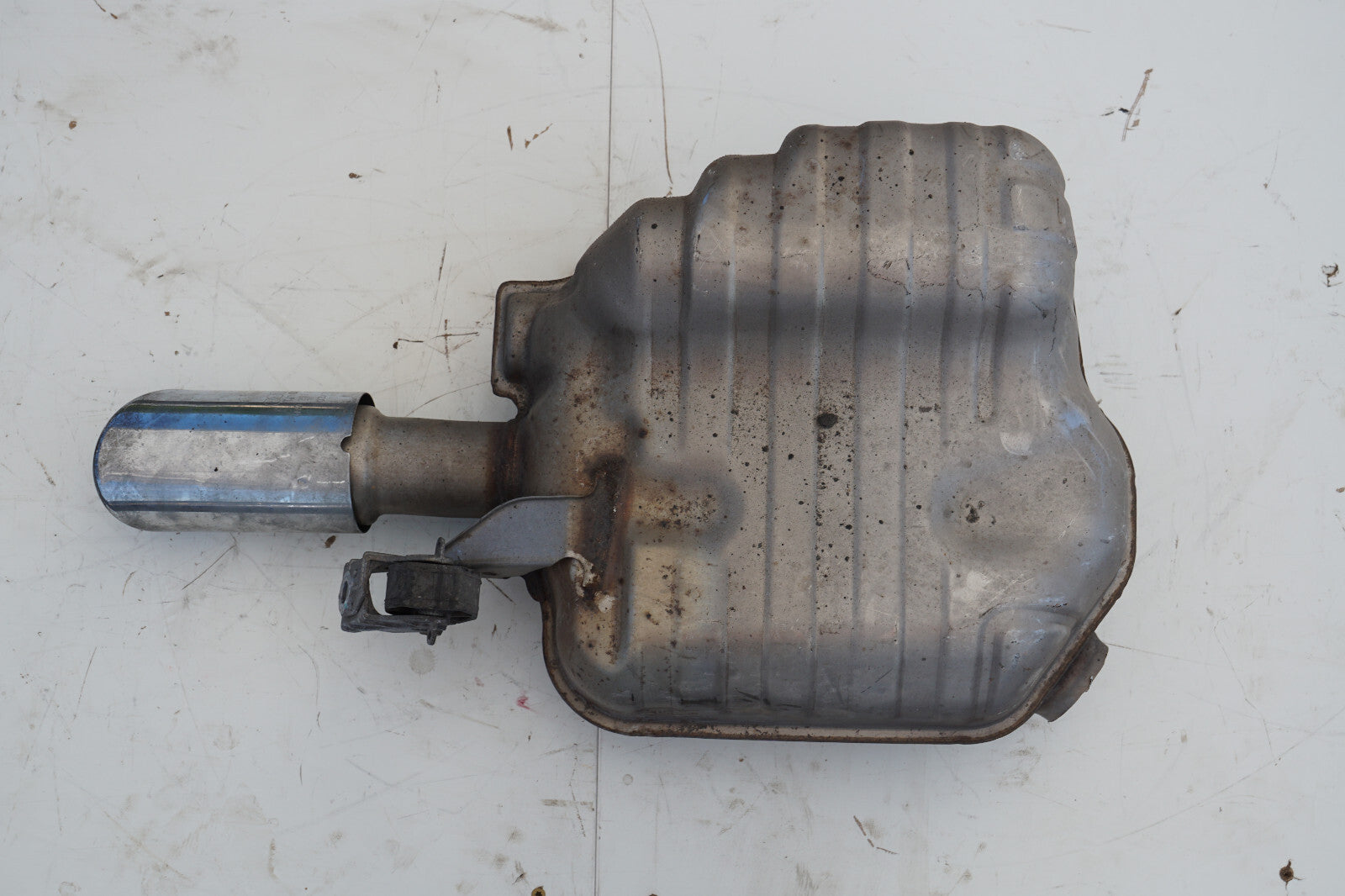 2011  2012 AUDI A8 L 4.2L REAR LEFT DRIVER SIDE EXHAUST MUFFLER OEM