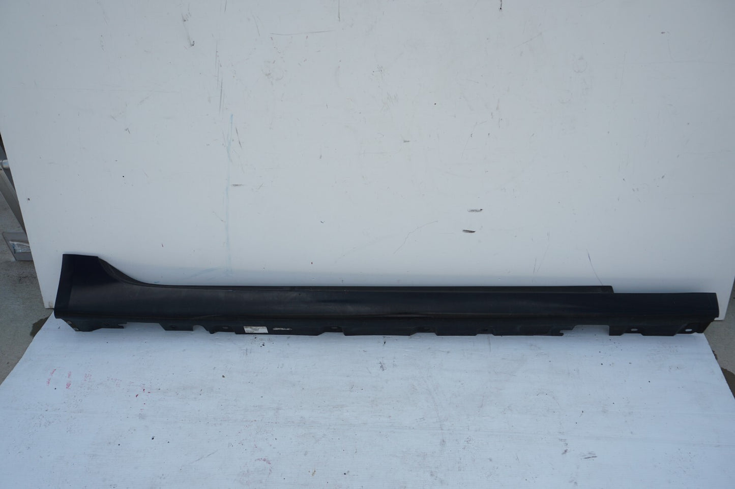 2010-2017 BMW 550I GT F07 RIGHT PASSENGER SIDE SKIRT ROCKER PANEL OEM