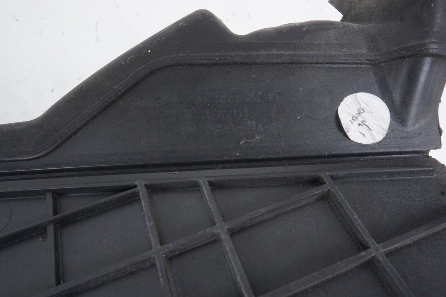 10-17 Mercedes W207 E350 E400 Radiator Support Baffle Air Duct 2075052530 OEM