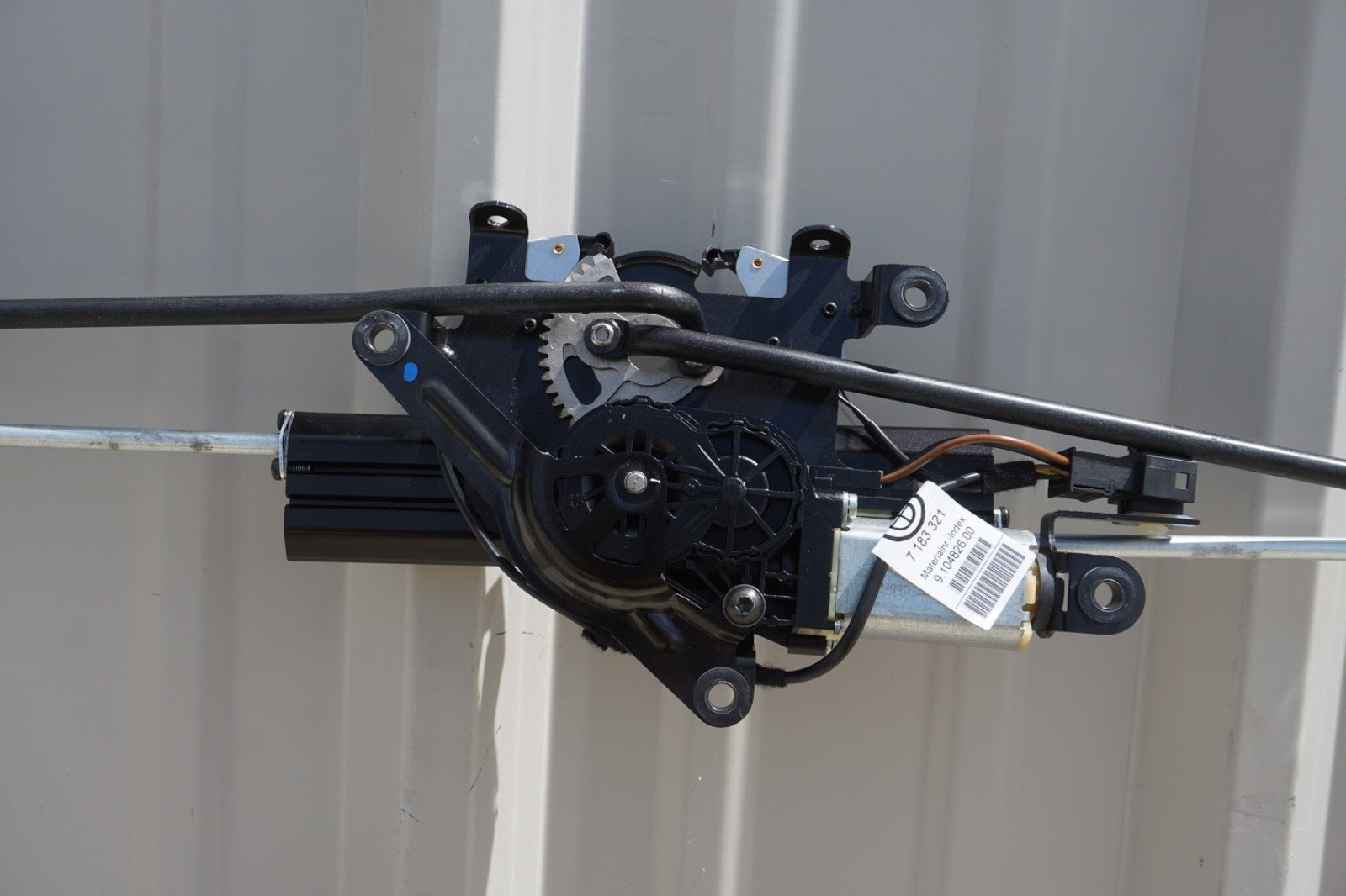 BMW E93 F33 F83 3/4 Series Convertible Hard Top Roof Lock Latch Motor Unit OEM