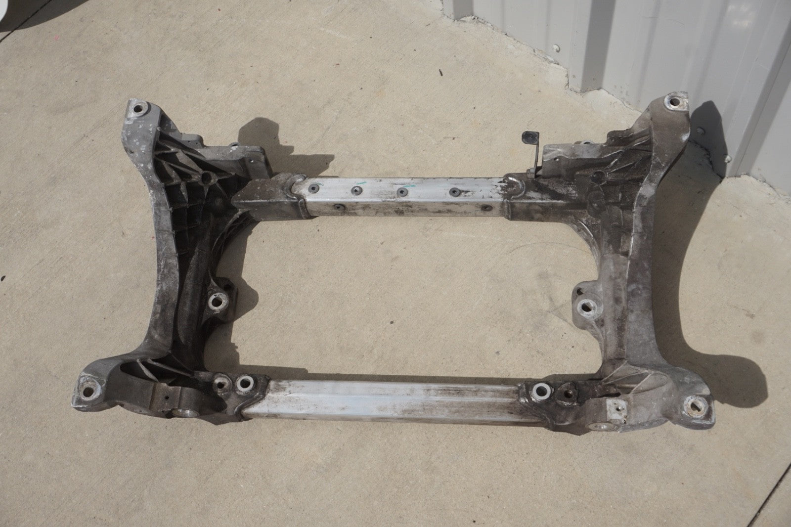 2014 - 2019 Maserati Ghibli RWD Front Suspension Subframe Crossmember OEM