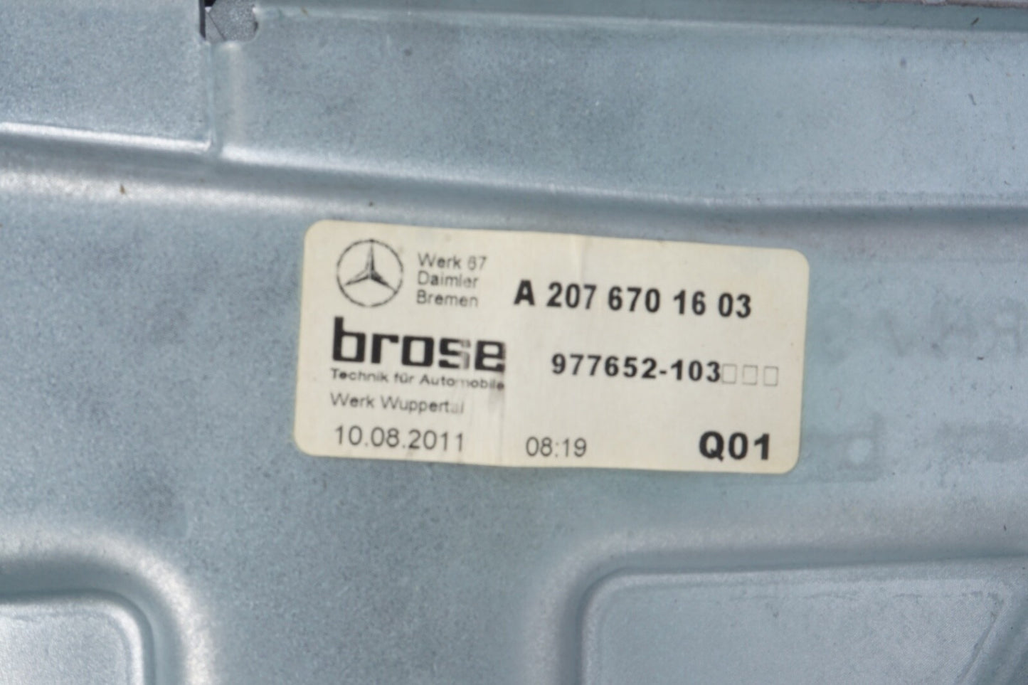 10-2016 mercedes w207 e550 e350 CONVERTIBLE rear driver side window regulator 