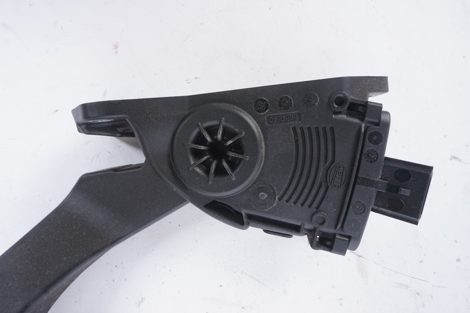 2014-2017 Maserati Ghibli Gas Accelerator Pedal 04861714  OEM