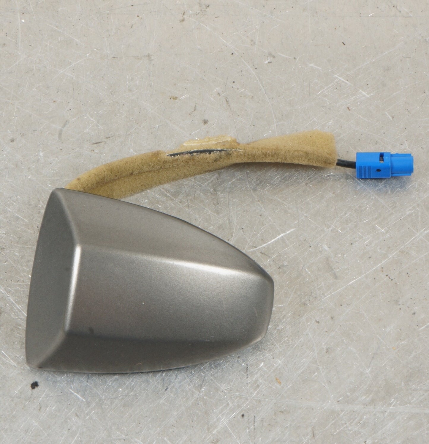 2011-2017 Nissan Quest S AM/FM ROOF ANTENNA SHARK FIN