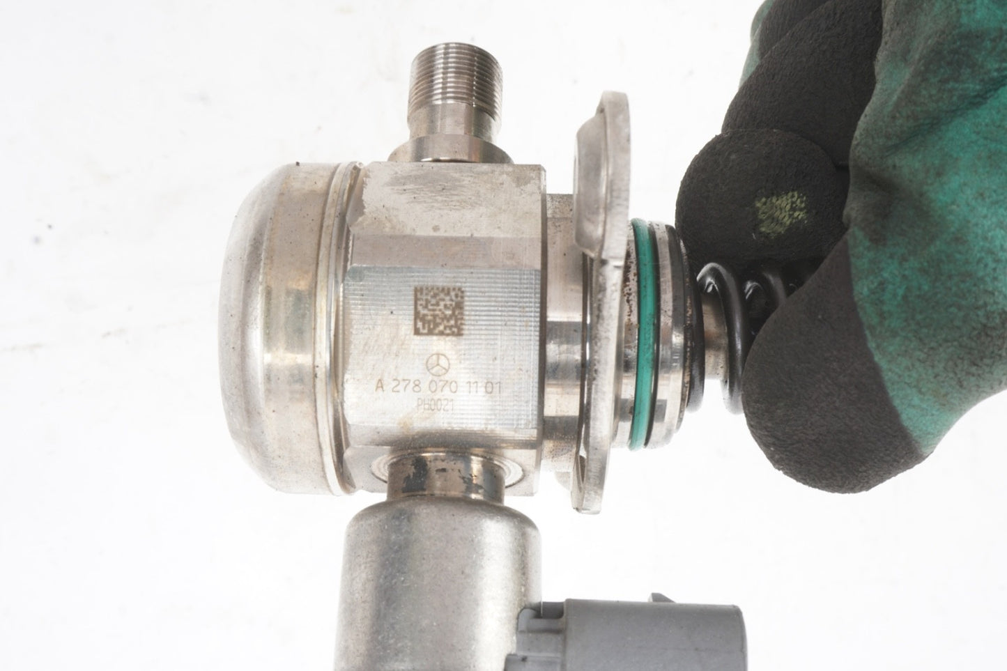 2013 Mercedes X166 GL550 E550 Left Driver Side High Pressure Fuel Pump OEM