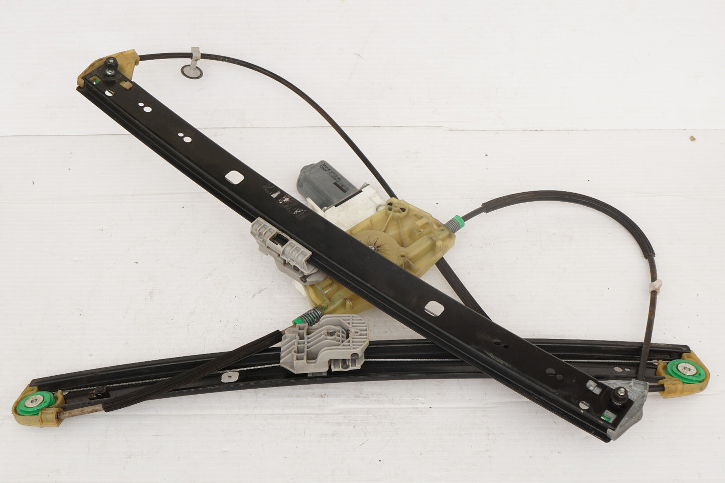 2007 - 2009 AUDI Q7 FRONT RIGHT PASSENGER SIDE WINDOW REGULATOR & MOTOR OEM