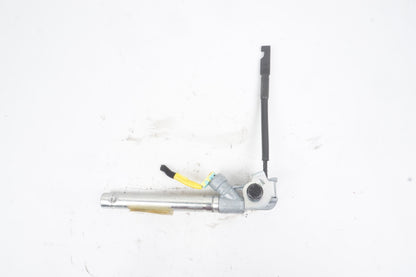 2014 - 2020 Maserati Ghibli Front Right Side Seat Belt Buckle Pretensioner Oem