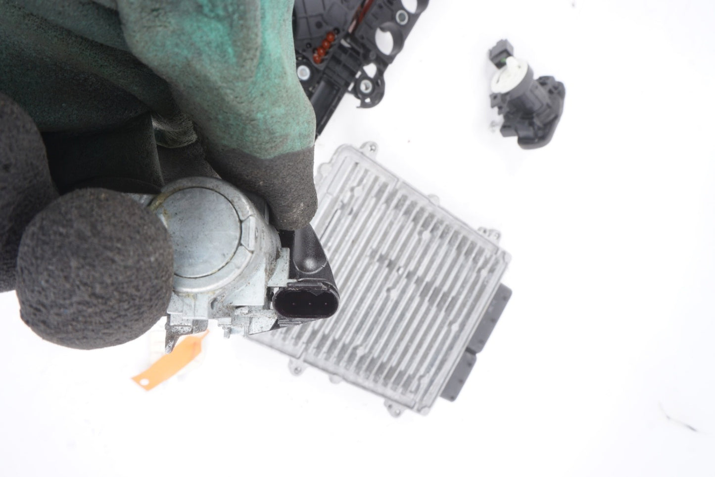 2013 Mercedes E350 Engine Computer Ignition Lock Key Set OEM