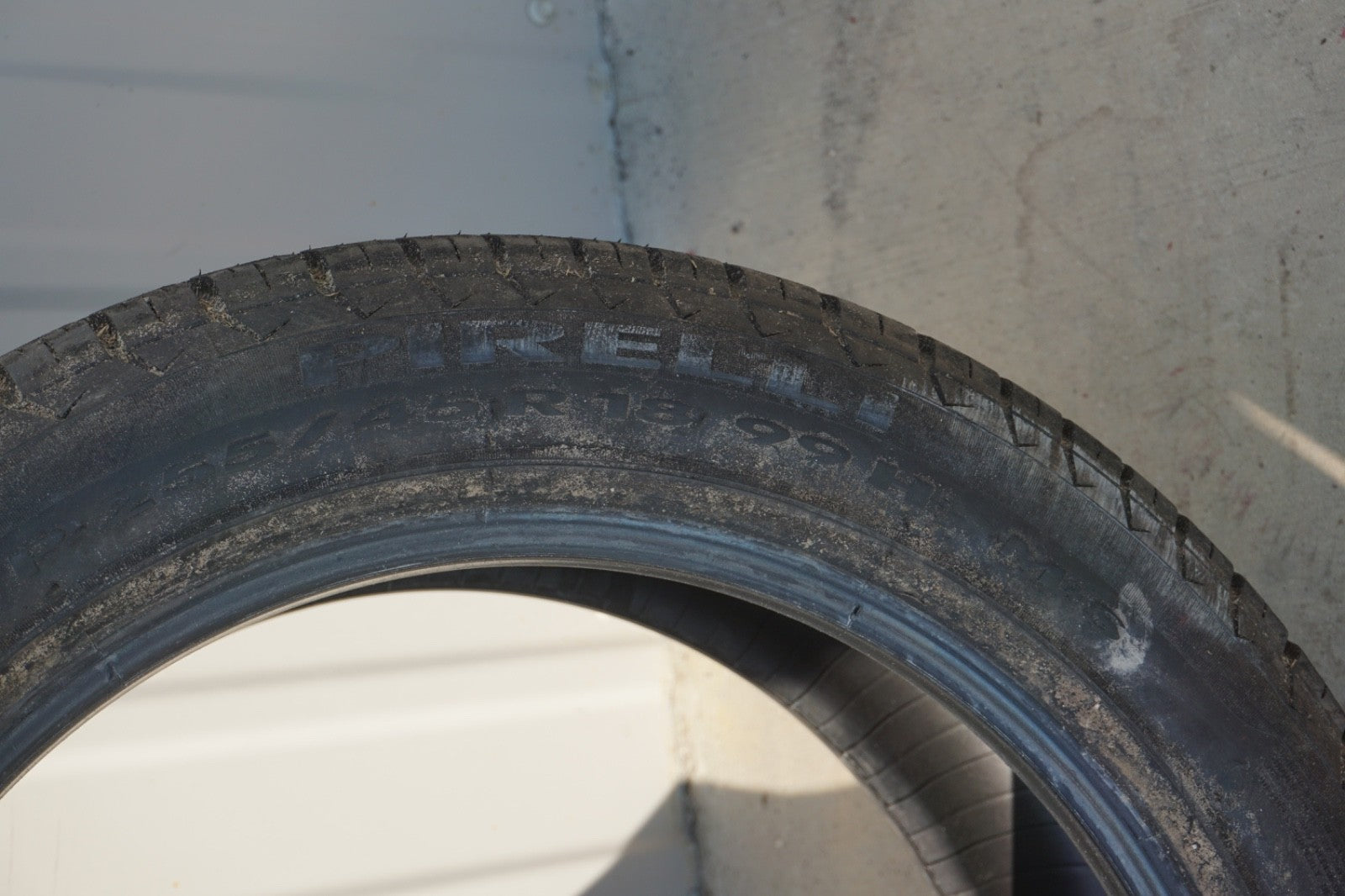 PIRELLI P6 FOUR SEASONS 255/45 R18 99H - USED - 8.5/32"