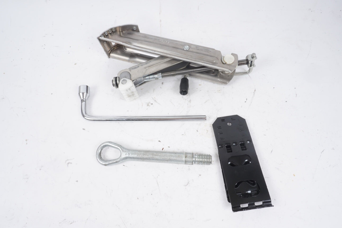 08-14 Mercedes W204 C250 C300 C350 Emergency Spare Tire Jack Tool Kit OEM