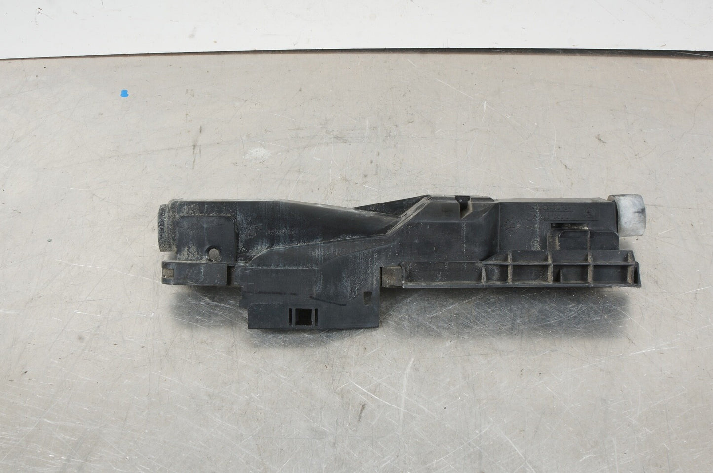 03-06 BMW X3 E83 SUV 3.0L LEFT SIDE RADIATOR MOUNT  BRACKET CARRIER OEM 7530252