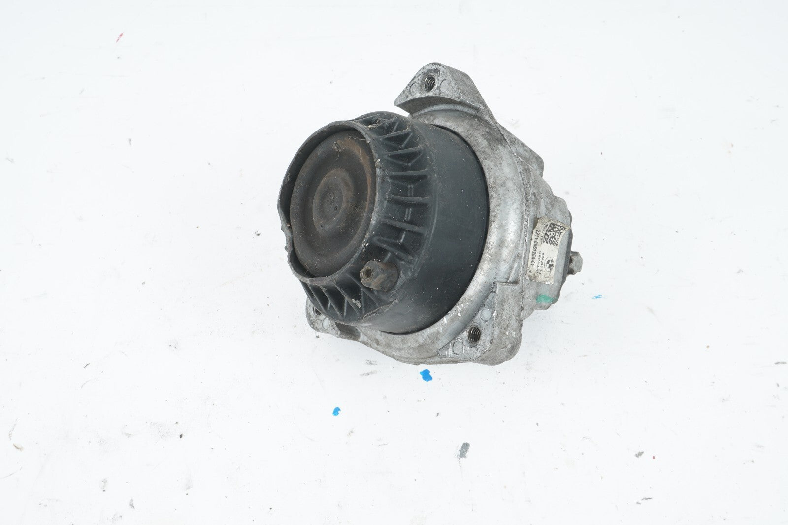2012 - 2016 BMW 650i RWD ENGINE MOUNT BRACKET 6851264 OEM