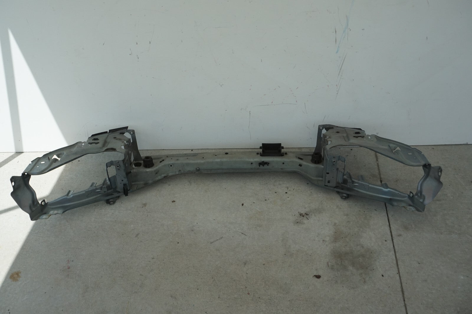 2006-2013 VOLVO C70 T5 RADIATOR SUPPORT BRACKET UPPER OEM