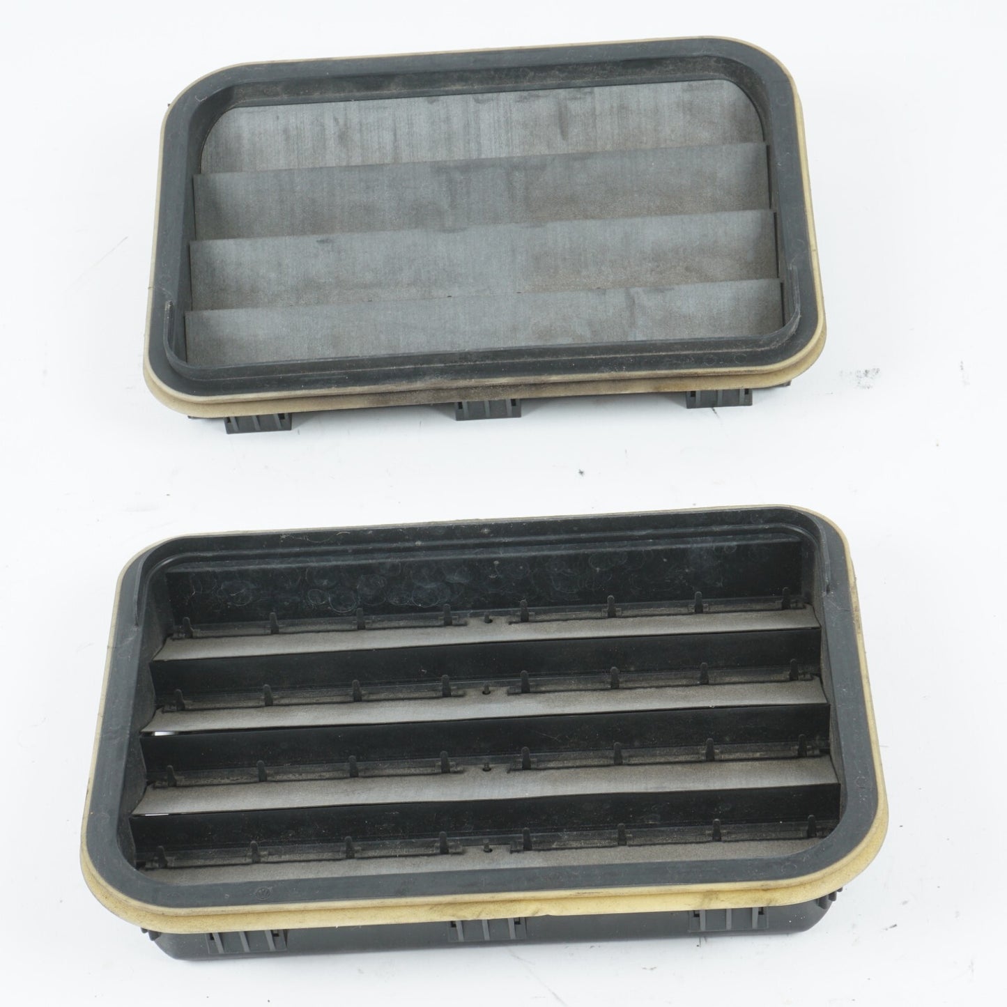 10 - 16 PORSCHE PANAMERA LEFT & RIGHT REAR QUARTER PRESSURE VENT GRILLE  OEM
