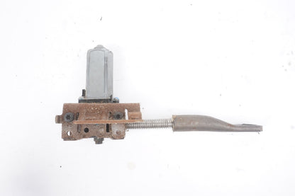 2011 - 2014 Volkswagen Passat TDI SEL Right Motor Regulator OEM