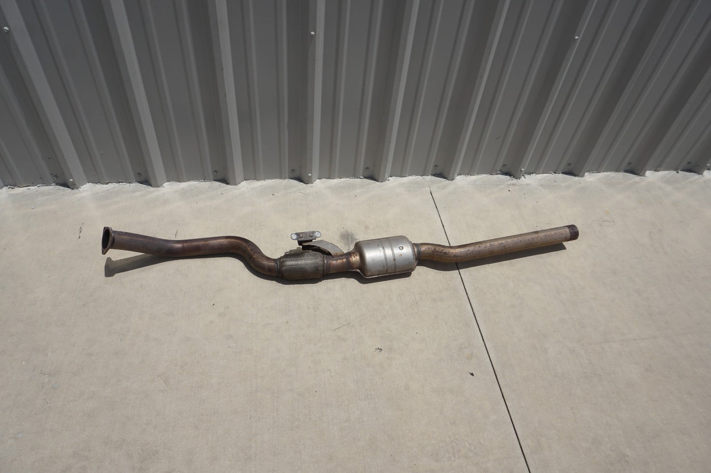 2011 - 2012 Audi A8 D4 4.2L Muffler Silencer Exhasut Pipe Tube Right OEM