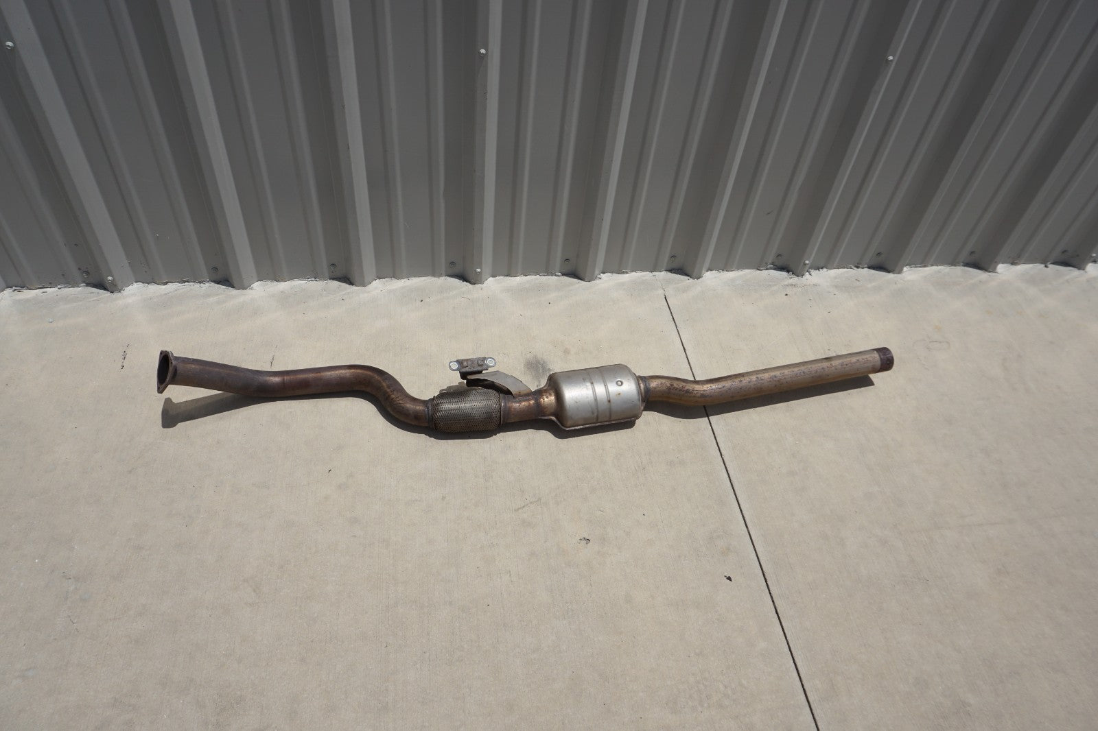 2011 - 2012 Audi A8 D4 4.2L Muffler Silencer Exhasut Pipe Tube Right OEM
