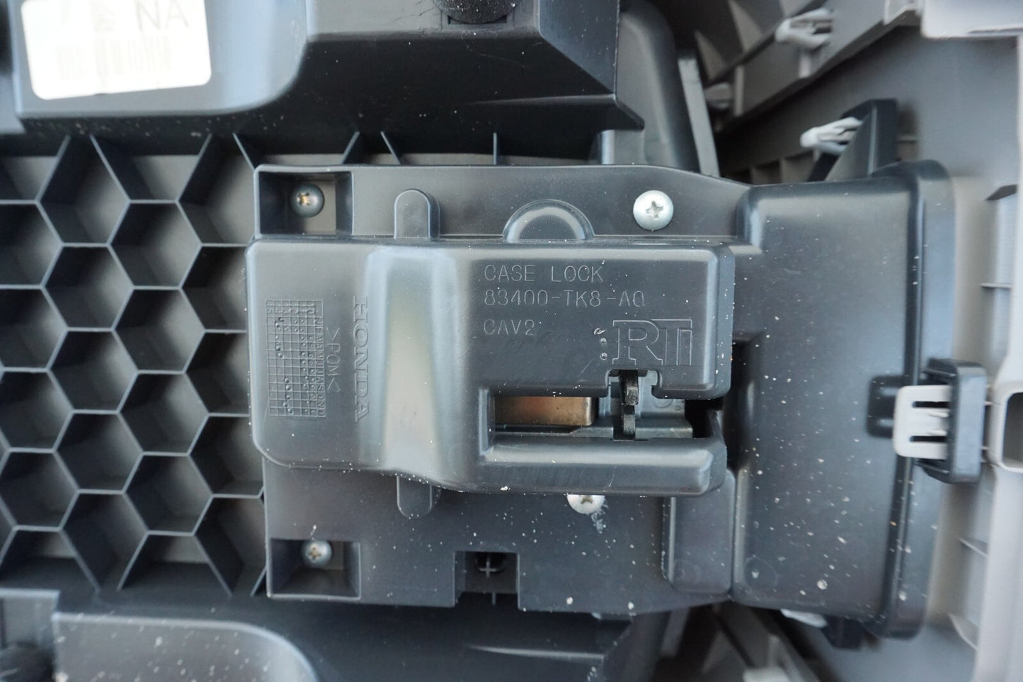 2014 - 2017 HONDA ODYSSEY FRONT CENTER CUPHOLDER ARMREST CONSOLE OEM