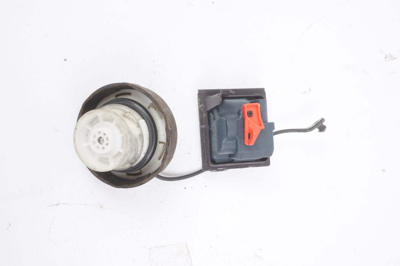 2006 - 2011 Mercedes GL450 ML350 R350 Gas Cap Fuel Gasoline Tank Filler Lock OEM