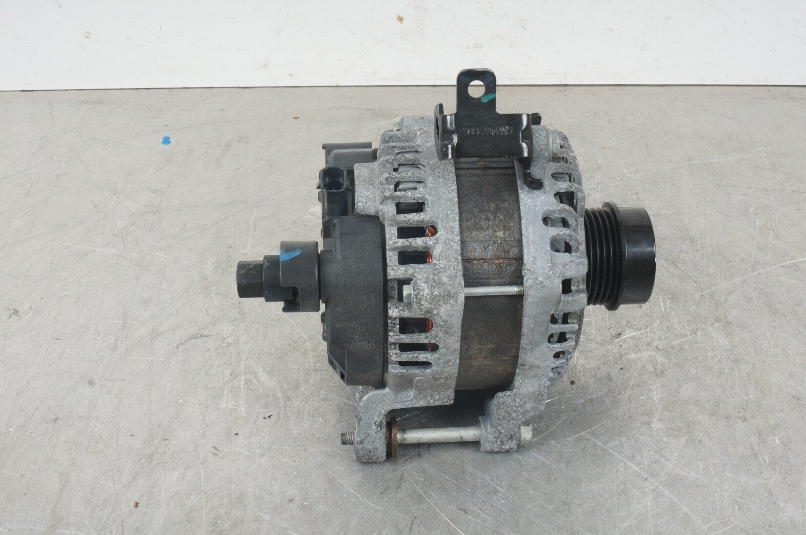 2020 - 2021 CADILLAC CT4 CT5 2.0L ENGINE ALTERNATOR GENERATOR OEM 11K MILES