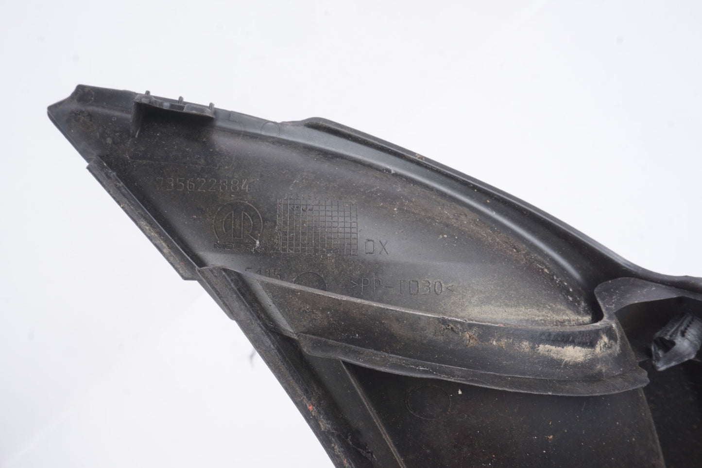 2016 - 2018 FIAT 500X COWL VENT PANEL 735622882 OEM