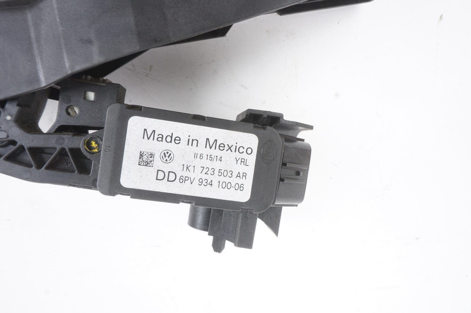 12-22 Volkswagen Passat Accelerator Gas Pedal Assembly 1K1723503AR OEM