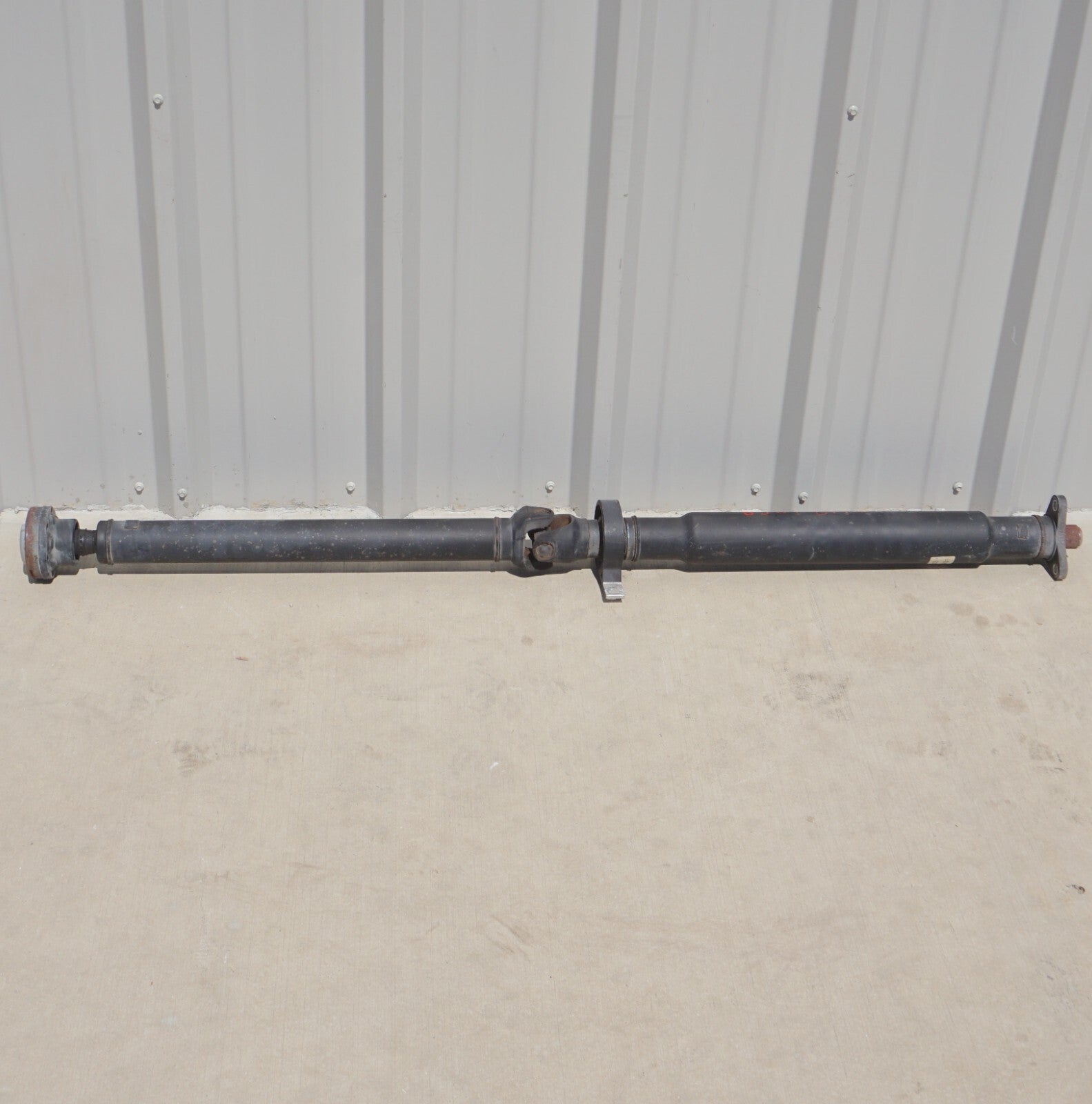 2006 - 2010  BMW 650i E63 E64 AT Rear Driveshaft Propeller 7557152 OEM