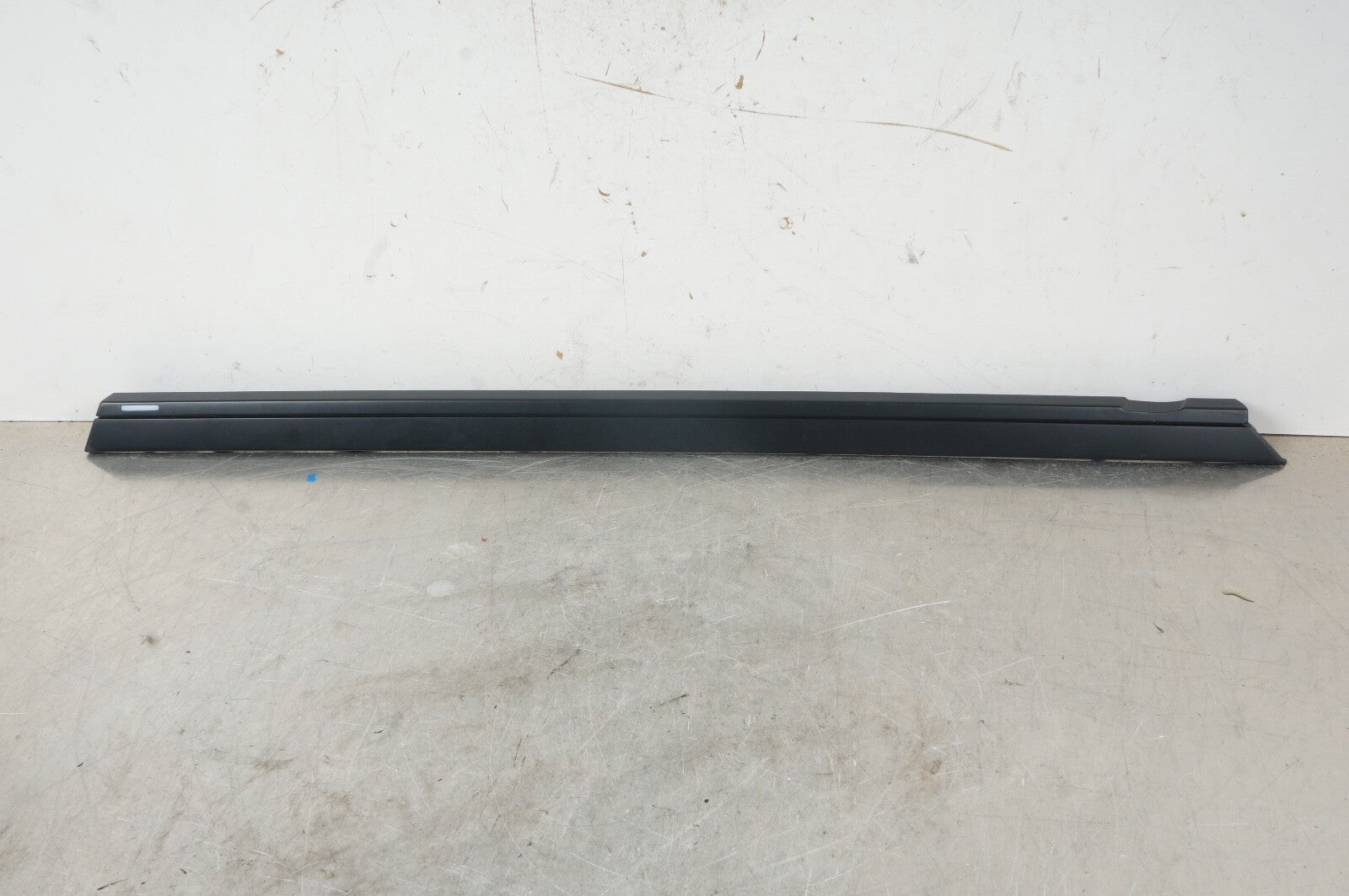 10-20 Bentley Mulsanne Front Left Driver Door Inner Upper Molding Trim