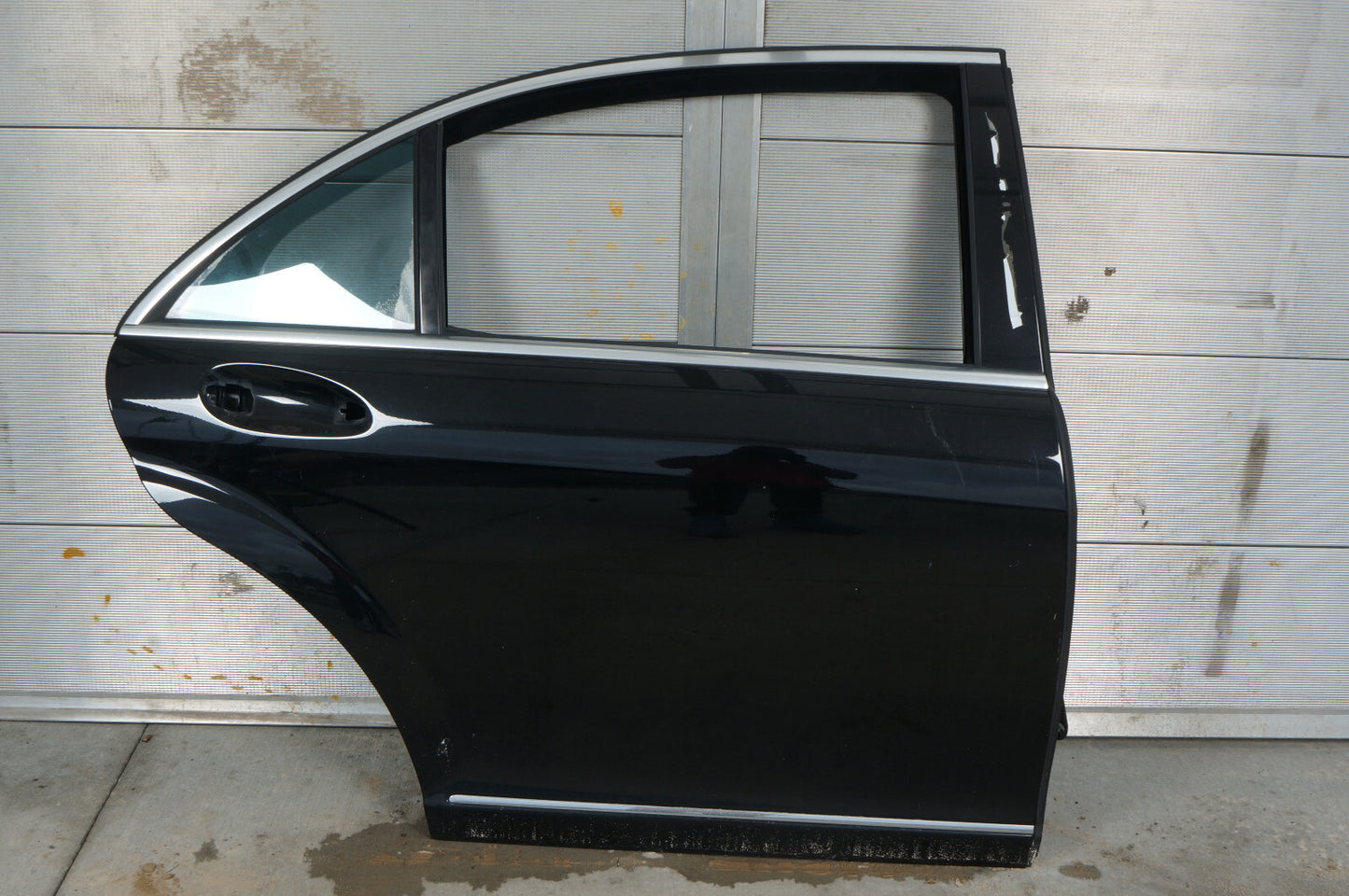 2007 - 2013 MERCEDES-BENZ S550 REAR RIGHT PASSENGER SIDE DOOR SHELL OEM