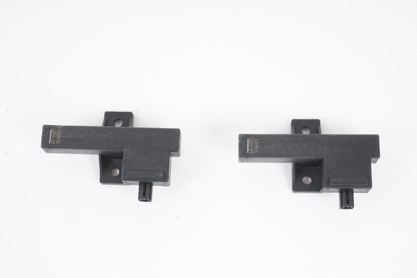 11-17 AUDI A8 A8L S8 KEYLESS KEY LESS ENTRY KEY ANTENNA SENSOR SET OF 2 OEM