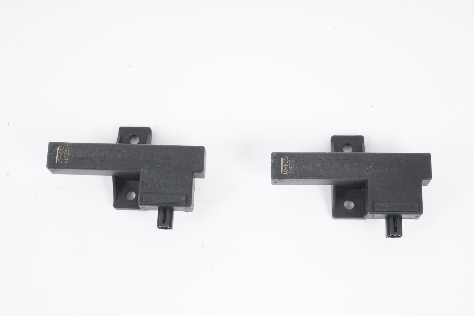 11-17 AUDI A8 A8L S8 KEYLESS KEY LESS ENTRY KEY ANTENNA SENSOR SET OF 2 OEM