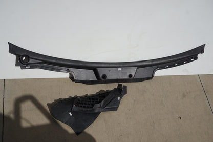 2011-2018 PORSCHE CAYENNE - Windshield COWL / Water Deflector / RAIN TRAY