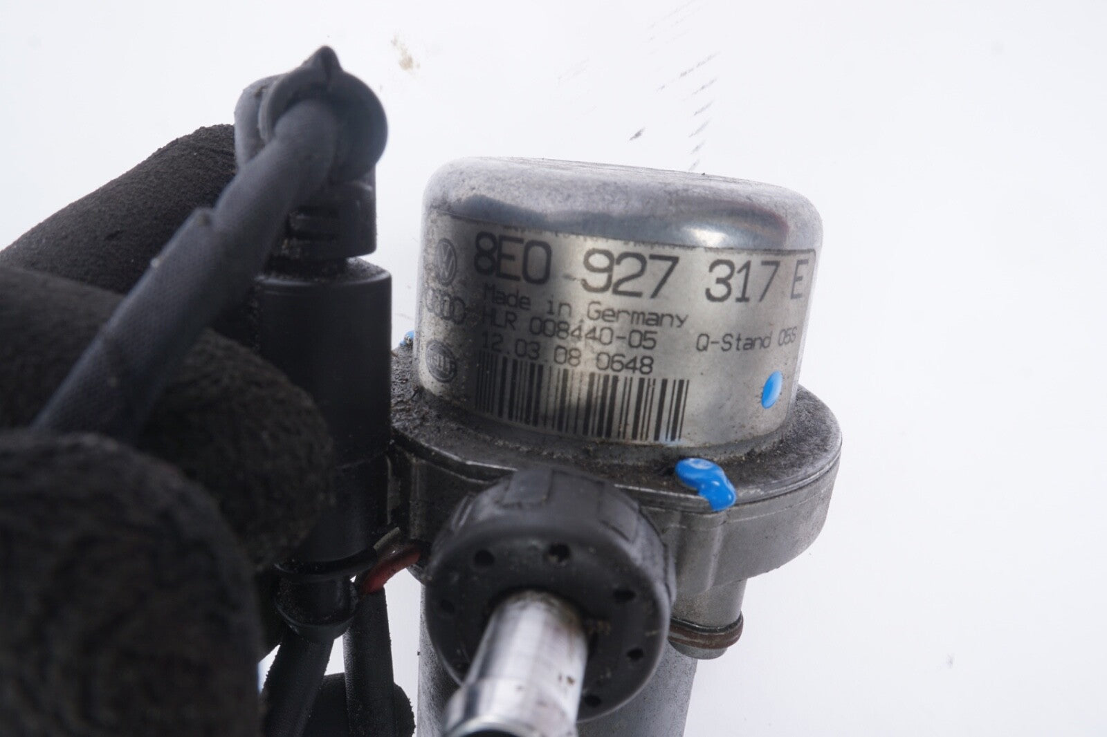 2004 - 2018 AUDI A8 QUATTRO - Brake Booster Vacuum PUMP 8E0927317